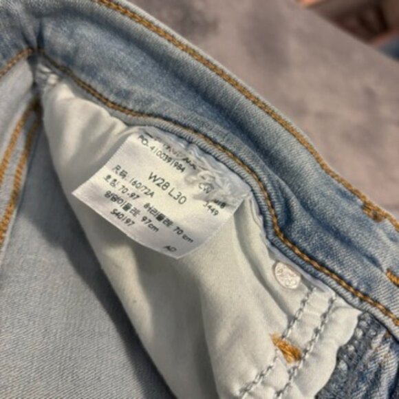 Levi’s Women’s Light Wash Skinny Jeans W28 L30 (act. 27x29.25) - Picture 3 of 10